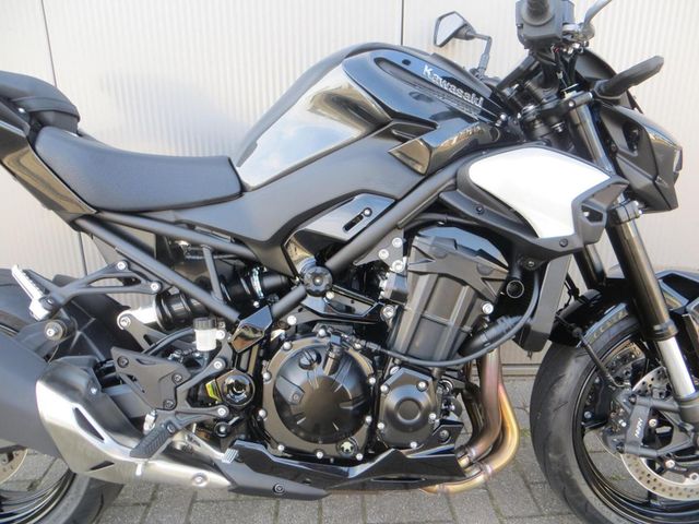 kawasaki - z900
