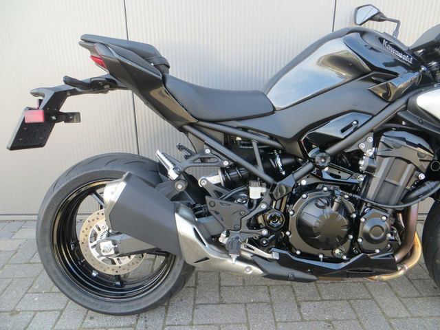 kawasaki - z900