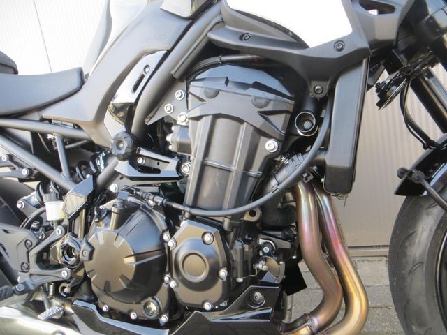 kawasaki - z900