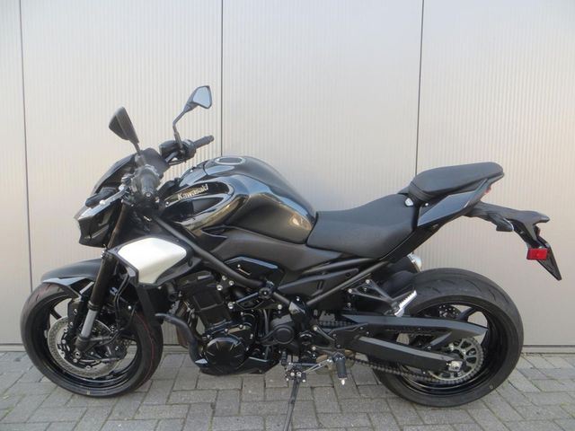 kawasaki - z900