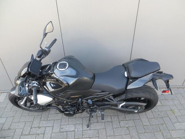 kawasaki - z900