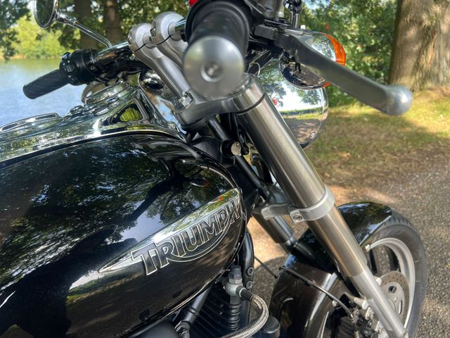 triumph - speedmaster