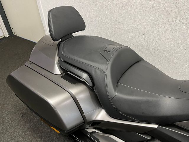 honda - gl-1800-goldwing