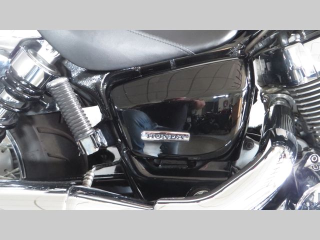 honda - vt-750-c2b-black-spirit