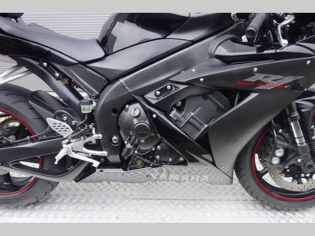 yamaha - yzf-r1