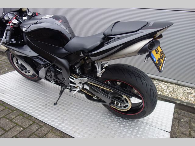 yamaha - yzf-r1