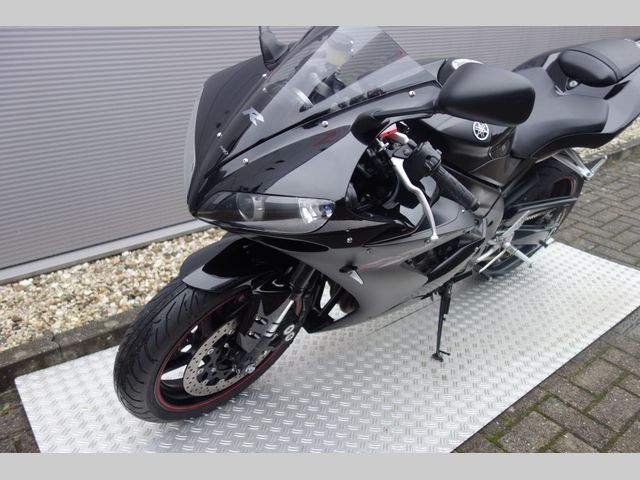 yamaha - yzf-r1