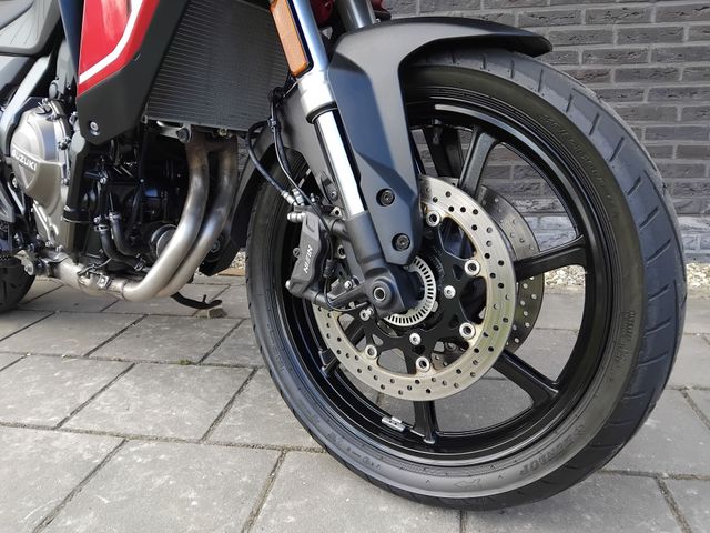 suzuki - v-strom-800