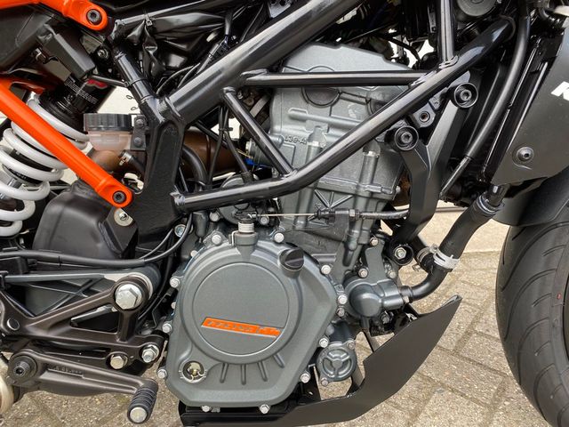 ktm - 125-duke