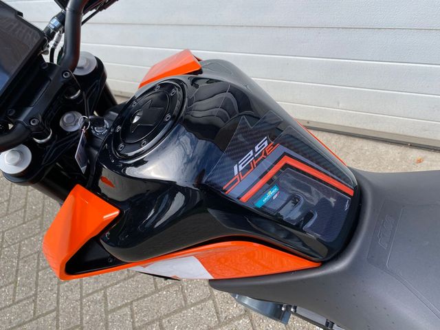 ktm - 125-duke