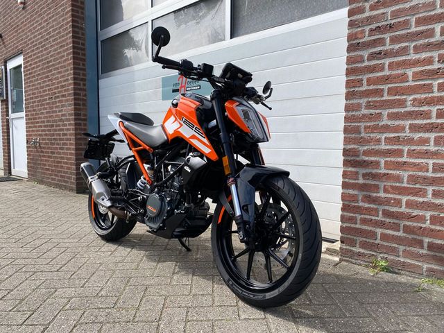 ktm - 125-duke
