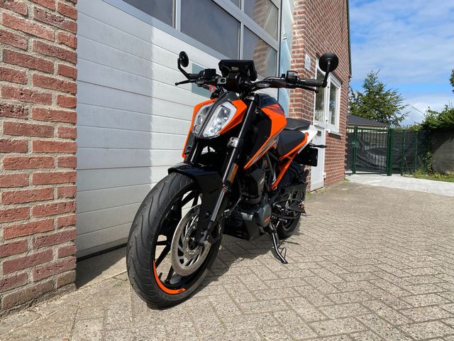 ktm - 125-duke