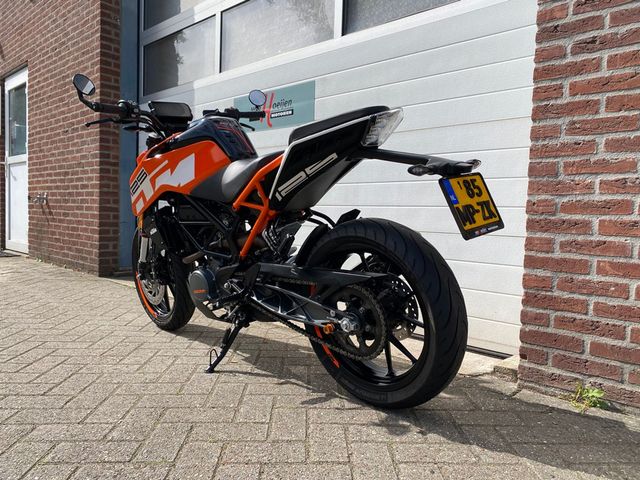 ktm - 125-duke