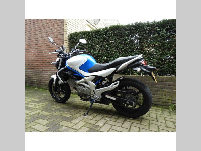suzuki - gladius