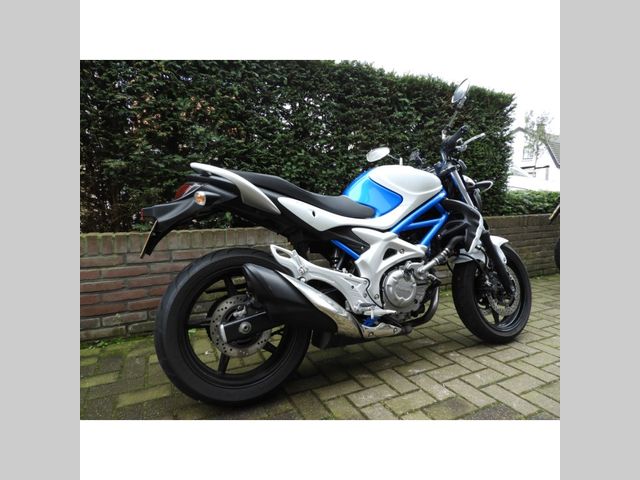 suzuki - gladius