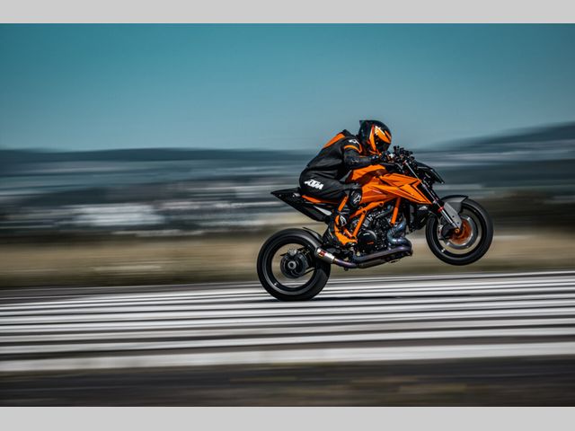 ktm - 1390-super-duke-r-evo