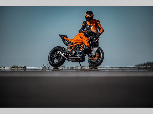 ktm - 1390-super-duke-r-evo