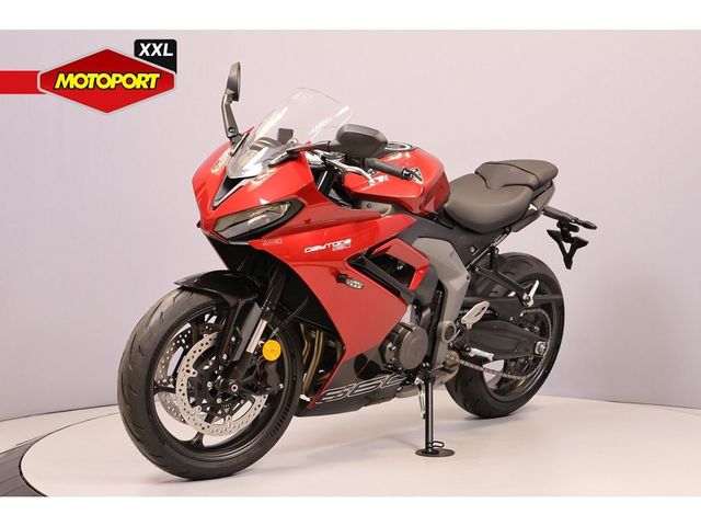 triumph - daytona-660