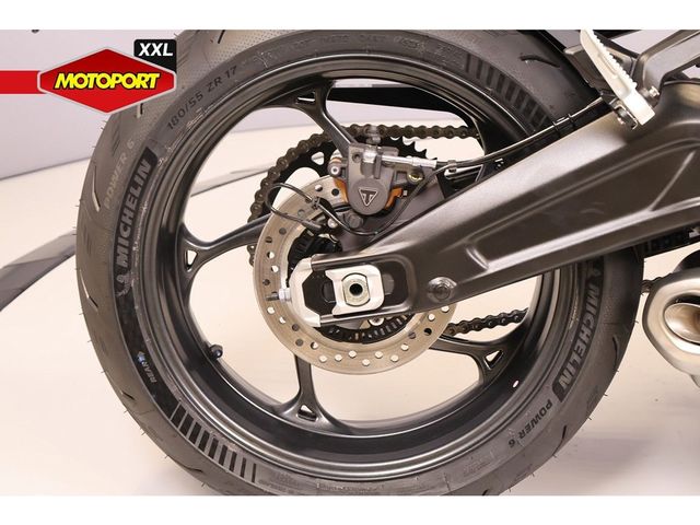 triumph - daytona-660