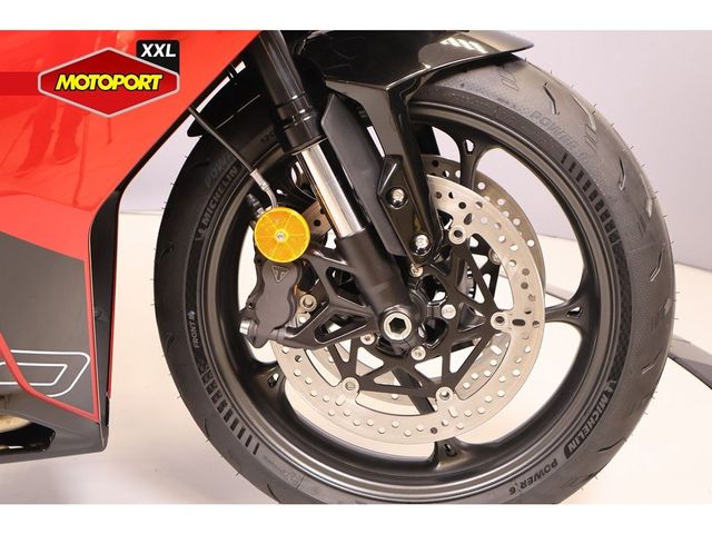 triumph - daytona-660