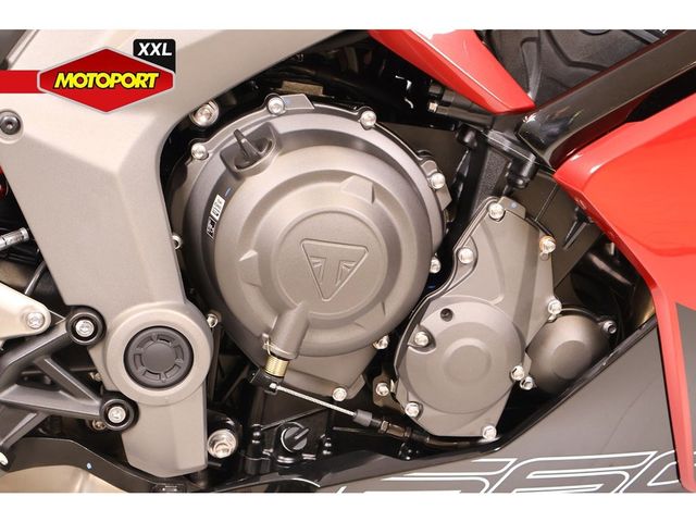 triumph - daytona-660