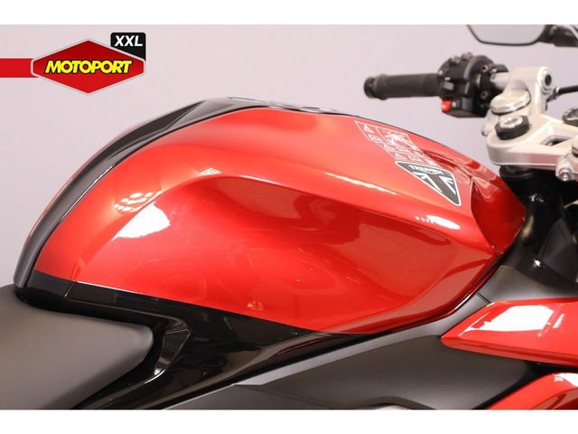 triumph - daytona-660