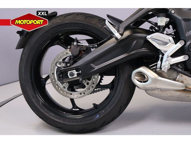 triumph - trident-660