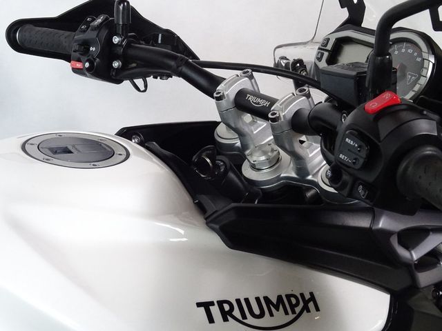 triumph - tiger-800-xcx