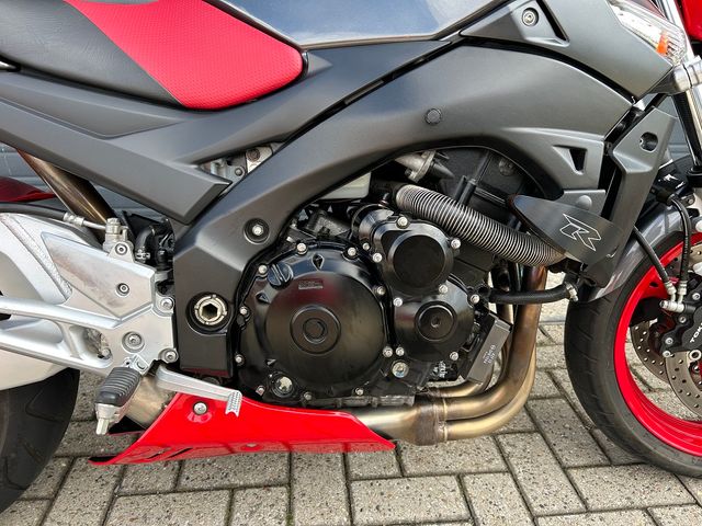 suzuki - gsr-600
