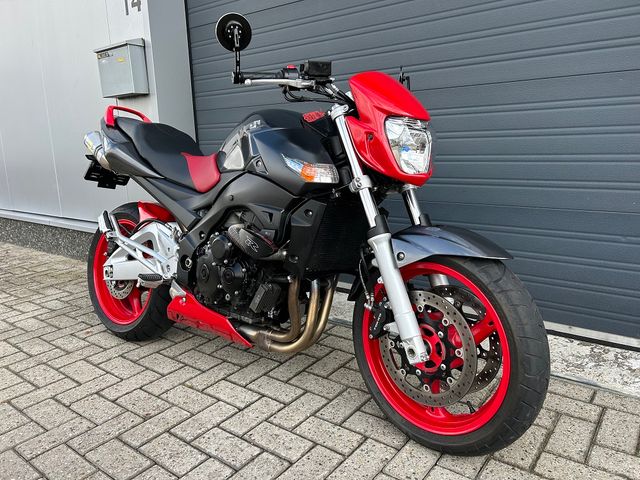 suzuki - gsr-600