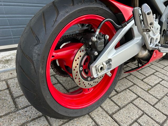 suzuki - gsr-600