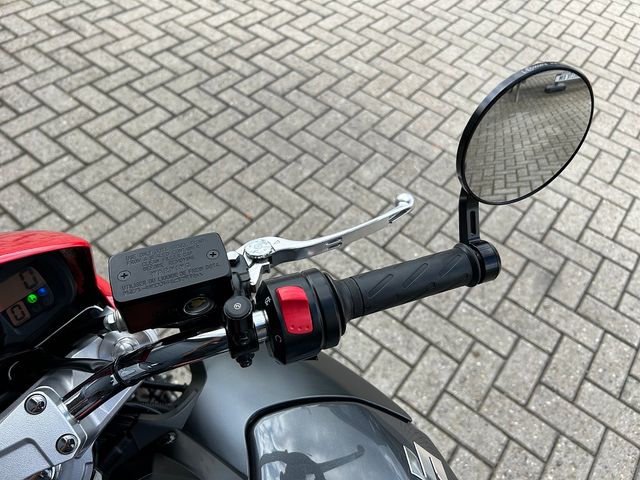 suzuki - gsr-600