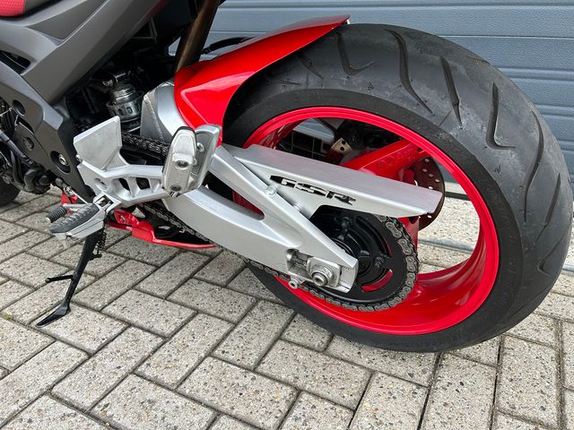 suzuki - gsr-600