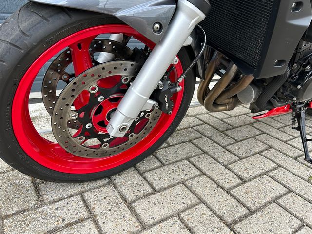 suzuki - gsr-600