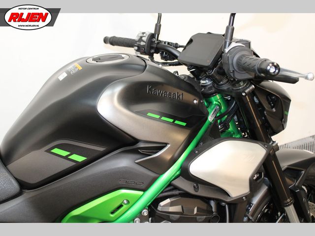 kawasaki - z900