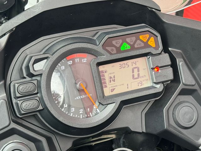 kawasaki - versys-1000-grand-tourer