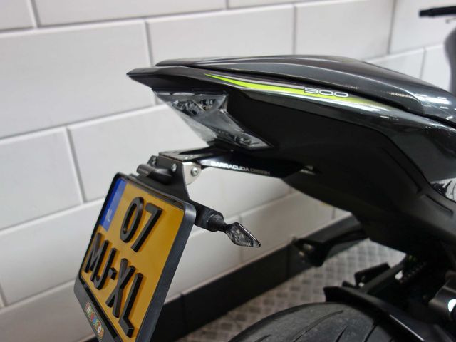 kawasaki - z900