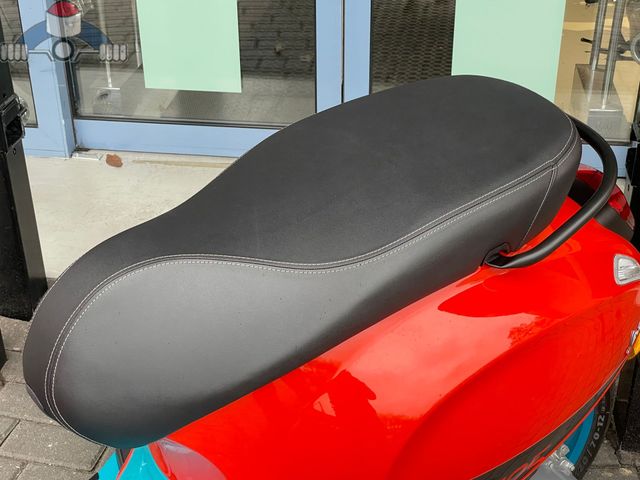 vespa - primavera-color-vibe-125
