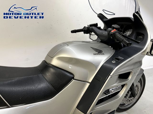 honda - st-1100-pan-european