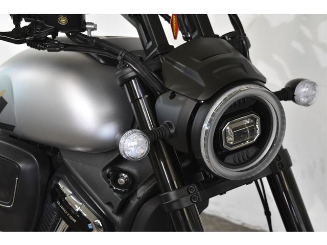 QJMOTOR - srv-600-v