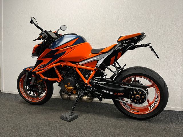 ktm - 1290-super-duke-r