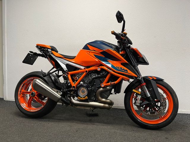 ktm - 1290-super-duke-r