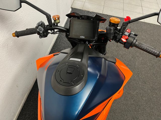ktm - 1290-super-duke-r