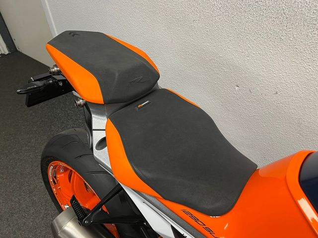 ktm - 1290-super-duke-r