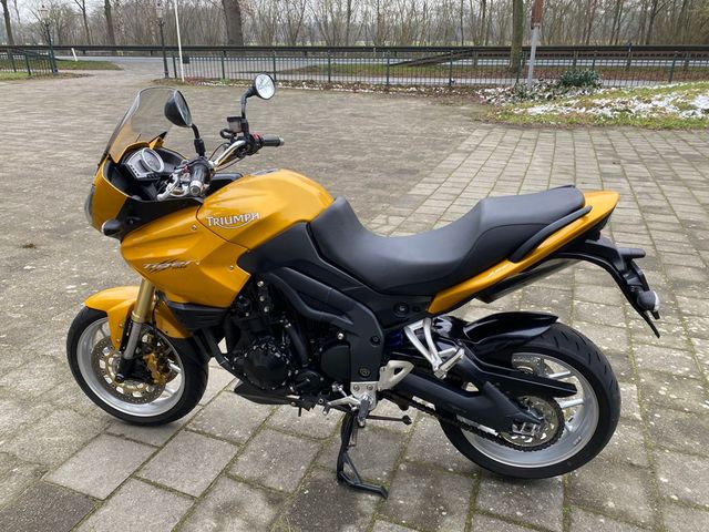 triumph - tiger-1050-abs