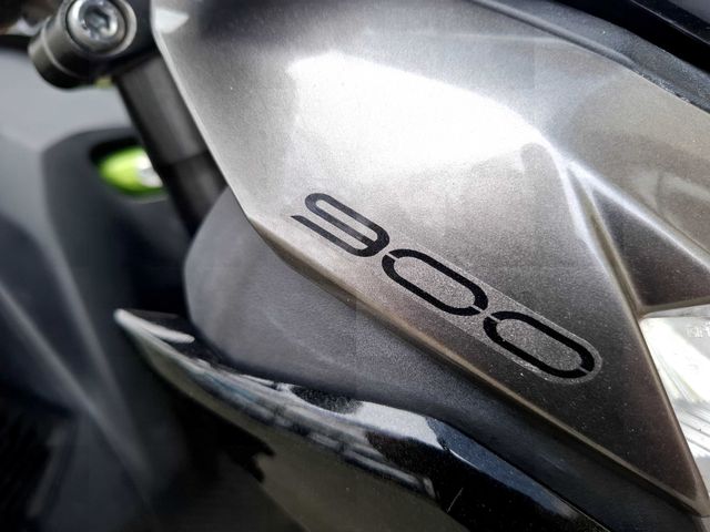 kawasaki - z900