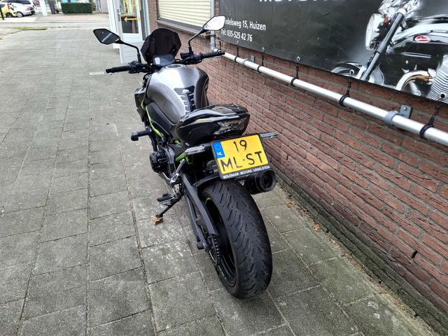 kawasaki - z900
