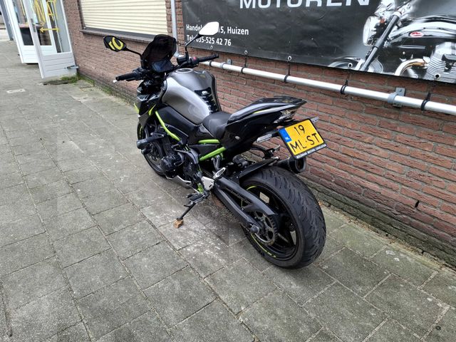 kawasaki - z900