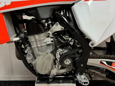 KTM 450 SX F – foto 4