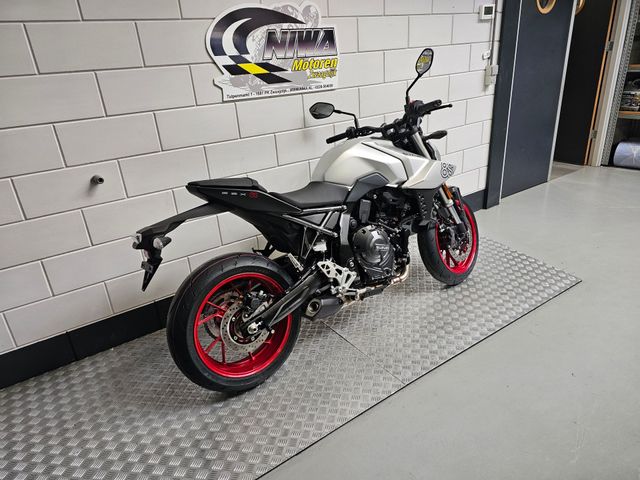 suzuki - gsx-8s